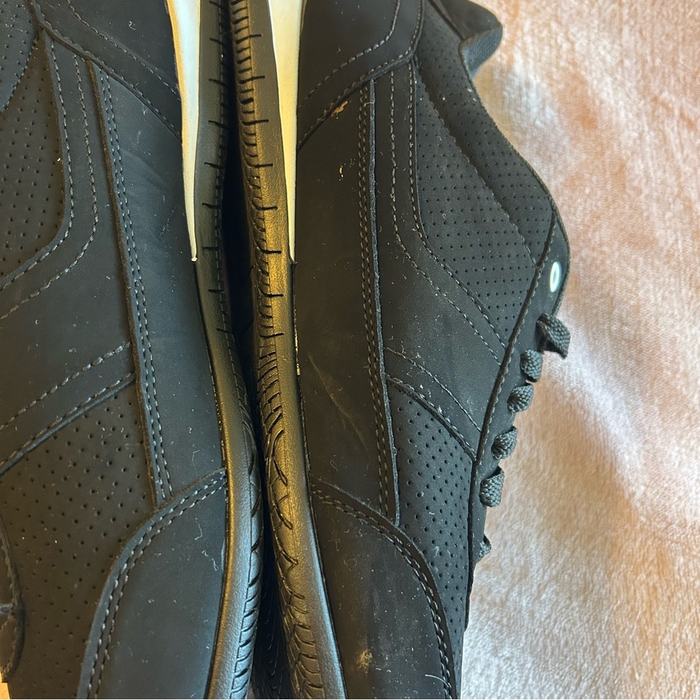 Fubu Kole II Athletic Leisure Sneakers black with white accents size 10.5 casual - Picture 4 of 9